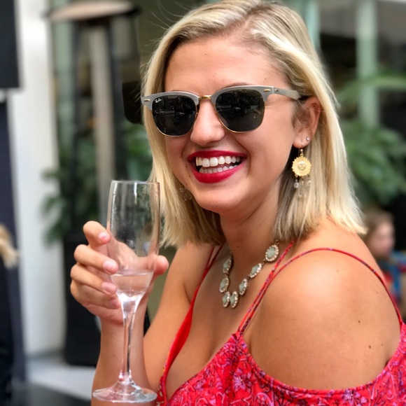 Meet your Posher, Alison - Picture 1 of 1